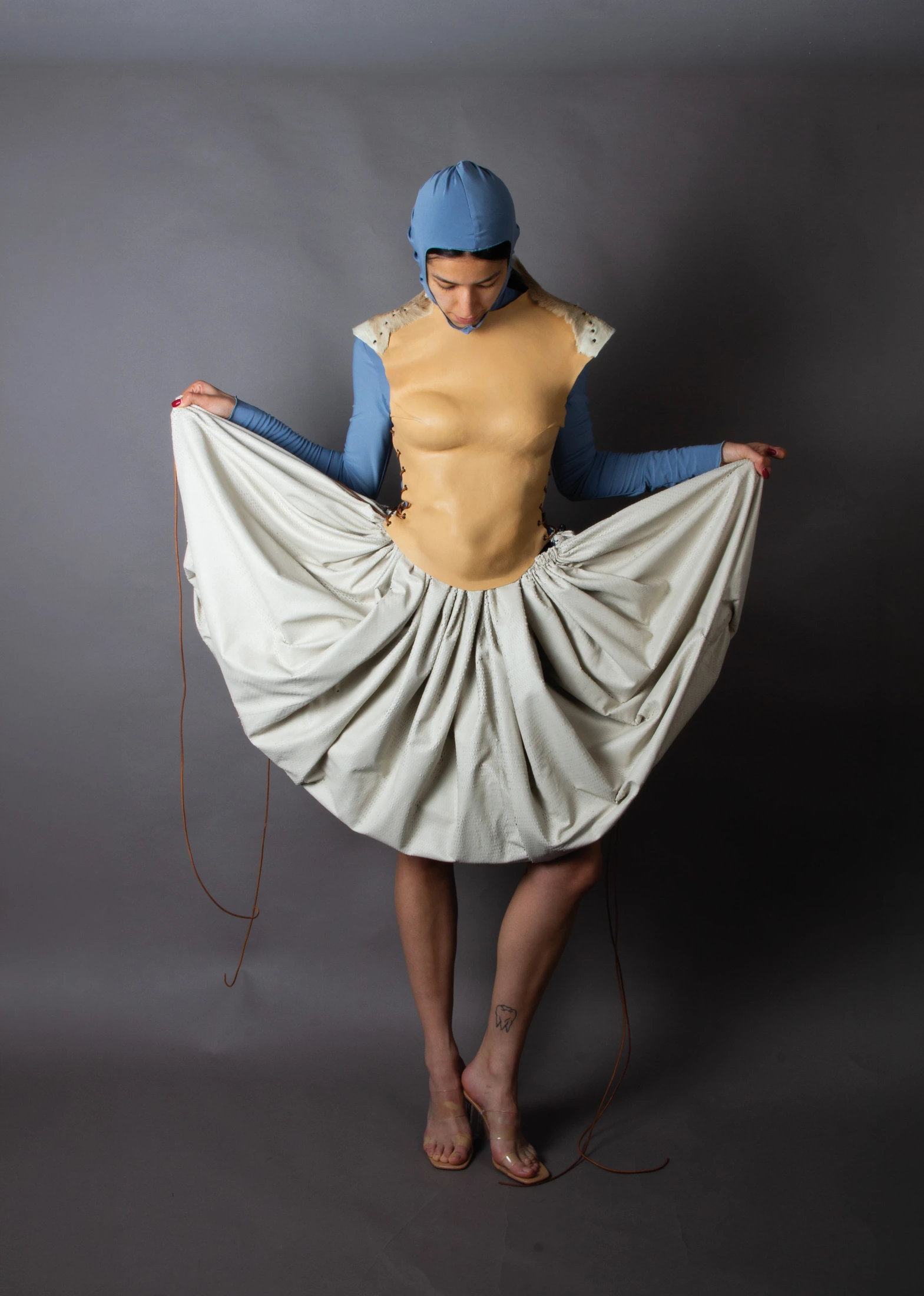 Gathered skirt / changing configuration